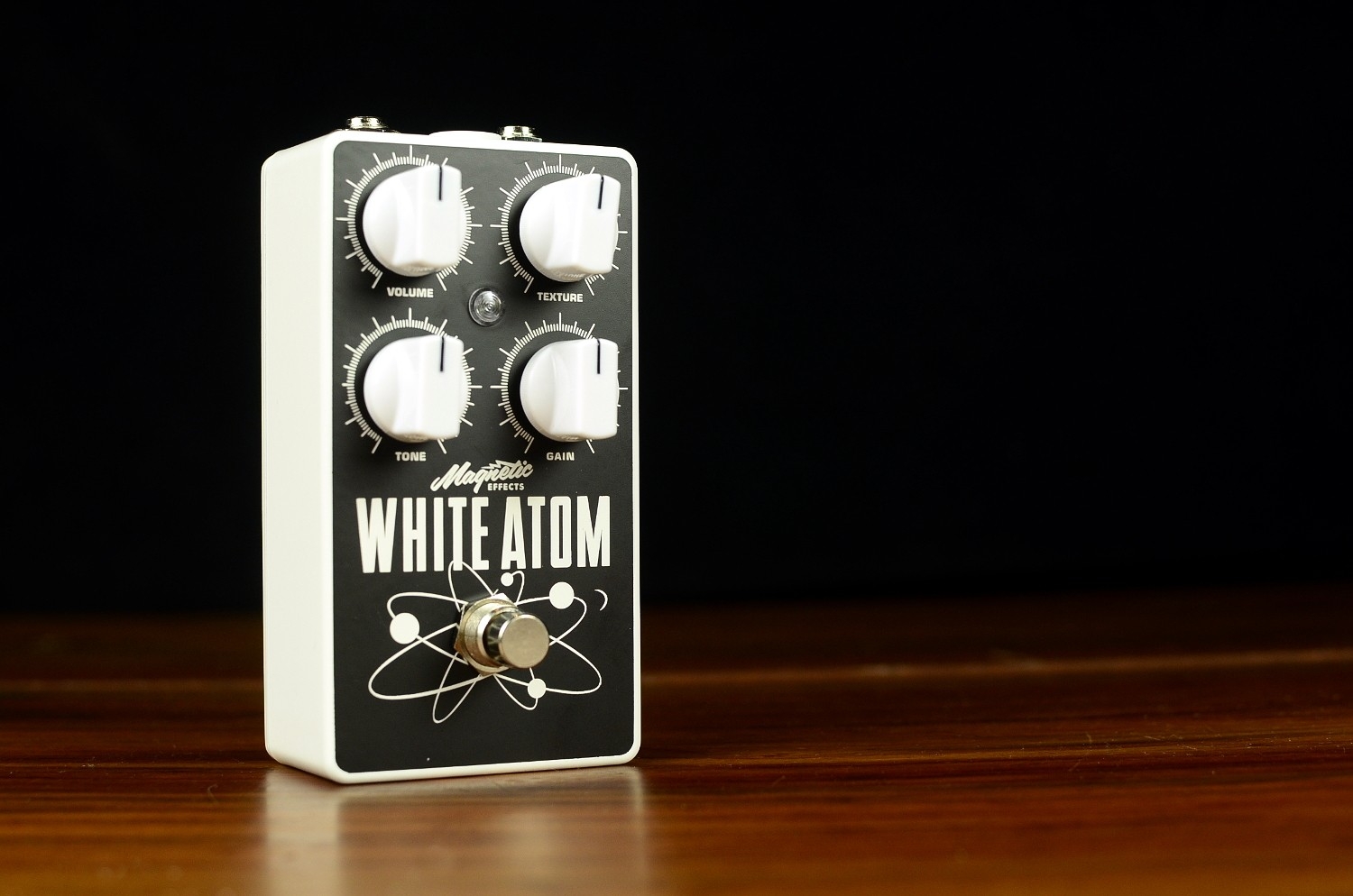 Magnetic Effects WHITE ATOM FUZZ ファズ Magnetic Effects White Atom - Music Boulevard บริษัท มิวสิค
