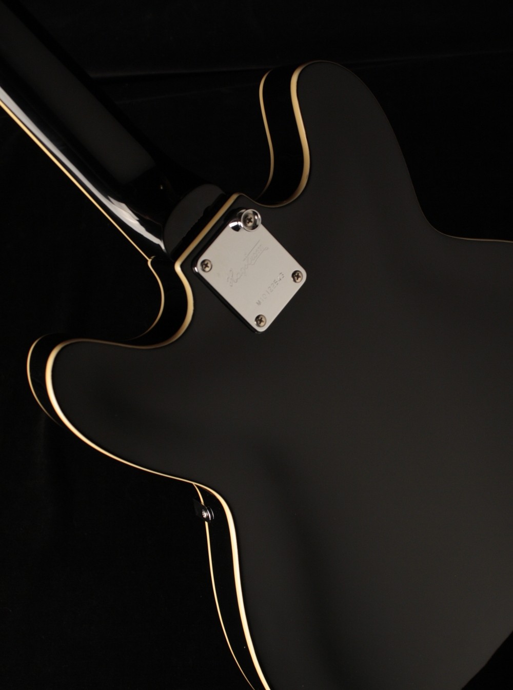 Hagstrom Viking IIP - Black Gloss