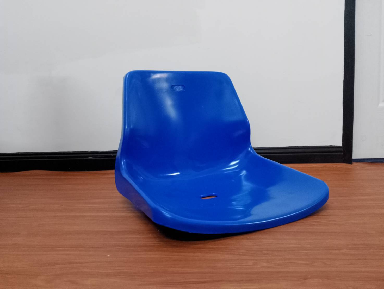 เก้าอี้อัฒจันทร์พนักสูง HDPE เก้าอี้อัฒจรรย์ เก้าอี้ชมกีฬา ที่นั่งอัฒจันทร์ ที่นั่งเชียร์ อัฒจันทร์สนามกีฬา พร้อมส่ง ส้ม เหลือง แดง น้ำเงิน ดำ เขียว