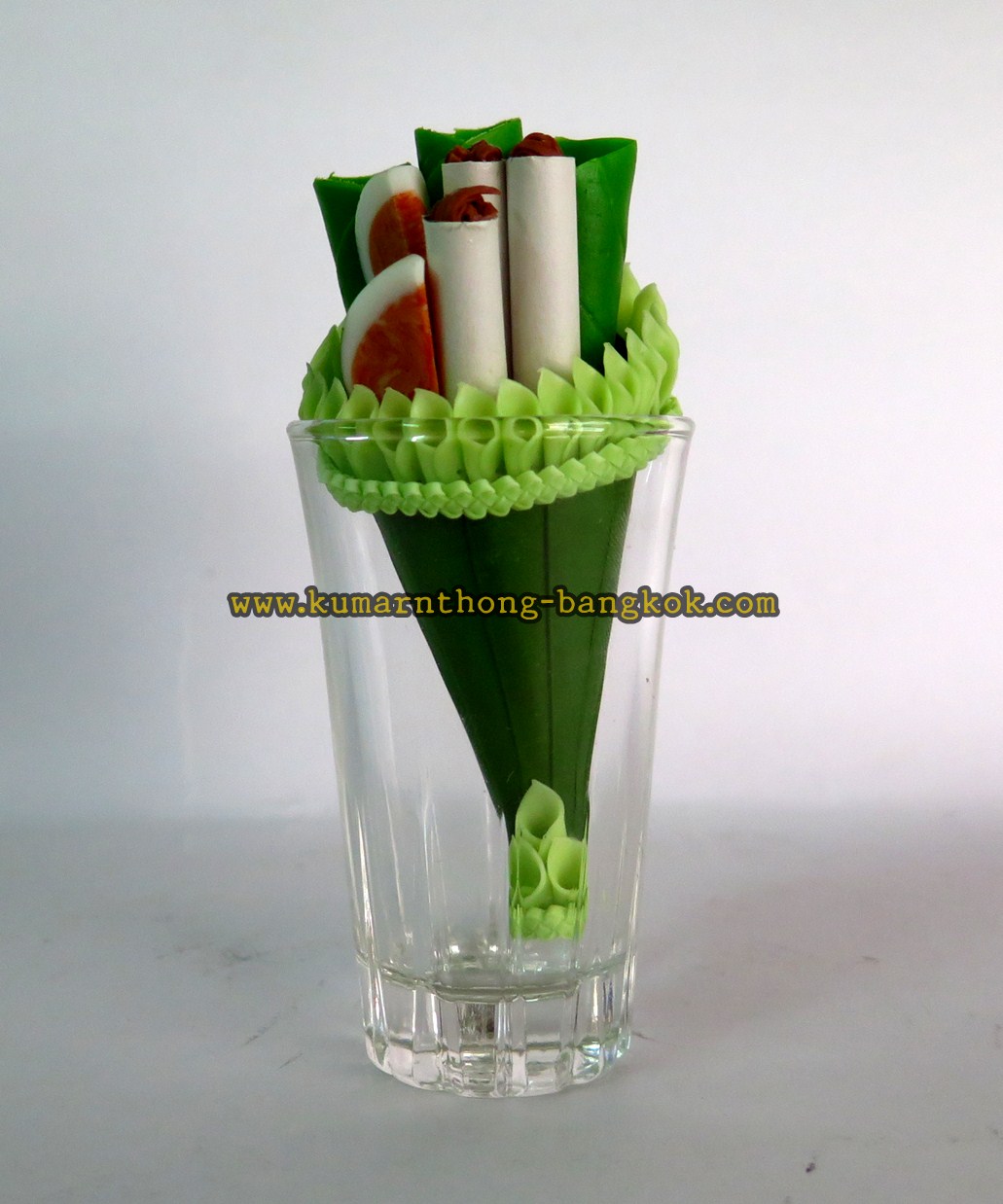 ชุด หมากพลู-บุหรี่ ประดิษฐ์ แบบกรวยถวาย ขนาด สูง 4นิ้ว วัสดุทำจากดิน (ชุดพร้อมแก้วสำหรับตั้ง)