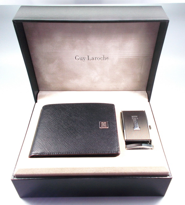 เซตกระเป๋าสตางค์ และ เข็มขัด Guy Laroche ดำ ใหม่ แท้
