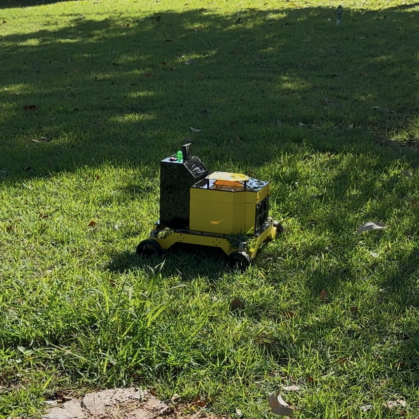 หุ่นยนต์ตัดหญ้าขนาดเล็ก บังคับไร้สาย