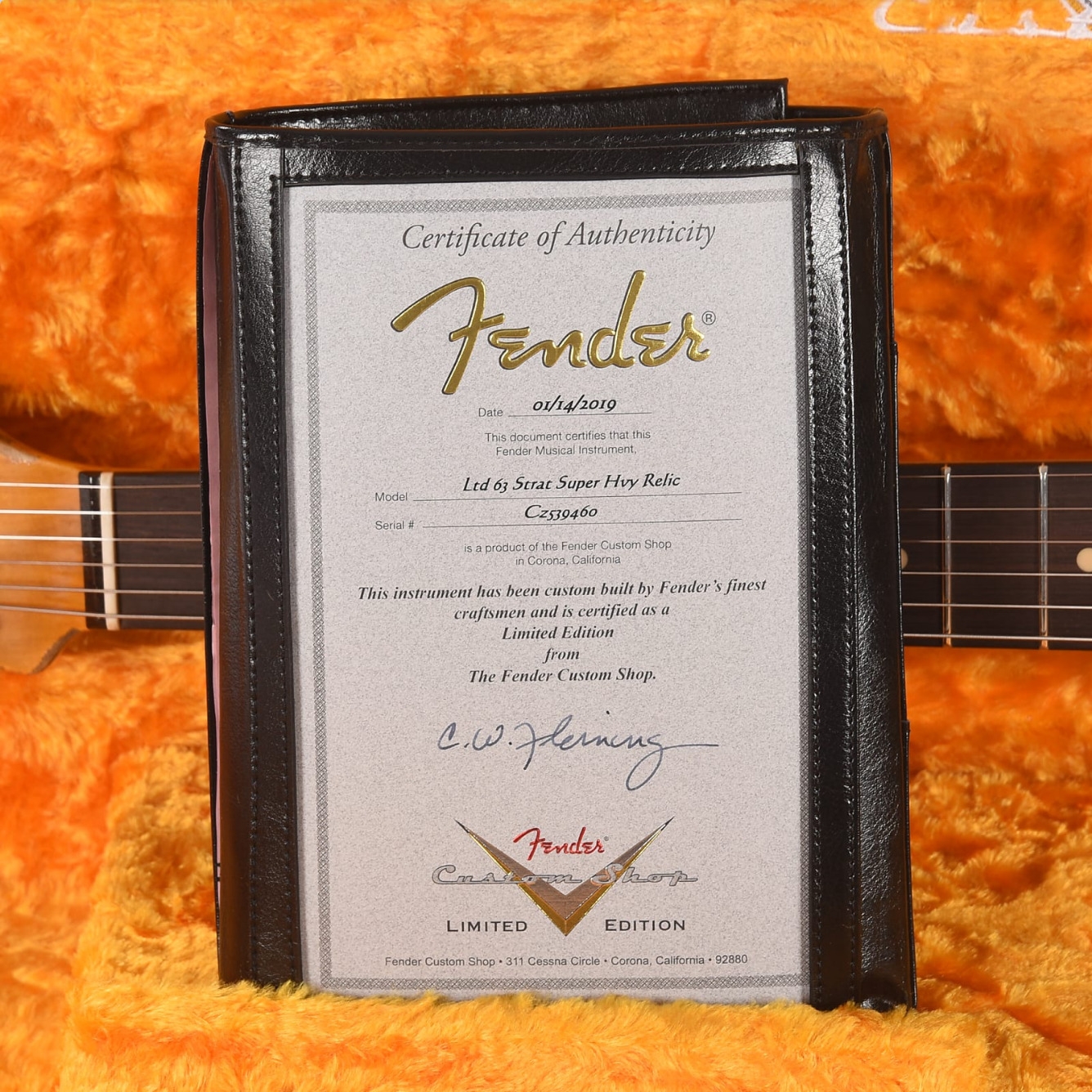 Fender Custom Shop Limited Edition 63 Stratocaster Super Heavy Relic Super Faded Aged Black Over 3-Tone Sunburst