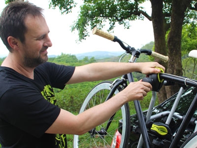 แร็คติดรถแบบวางล้อ Buzz Rack Pilot S