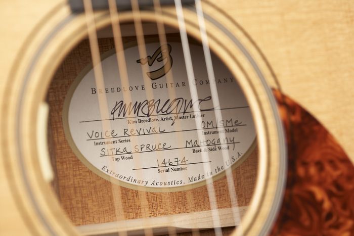 Breedlove Voice Revival OM/SMe Acoustic-Electric Guitar Natural