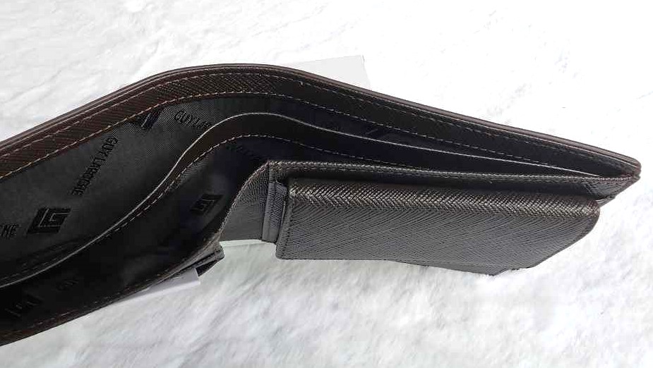 กระเป๋าสตางค์ Guy Laroche น้ำตาล ใหม่ แท้