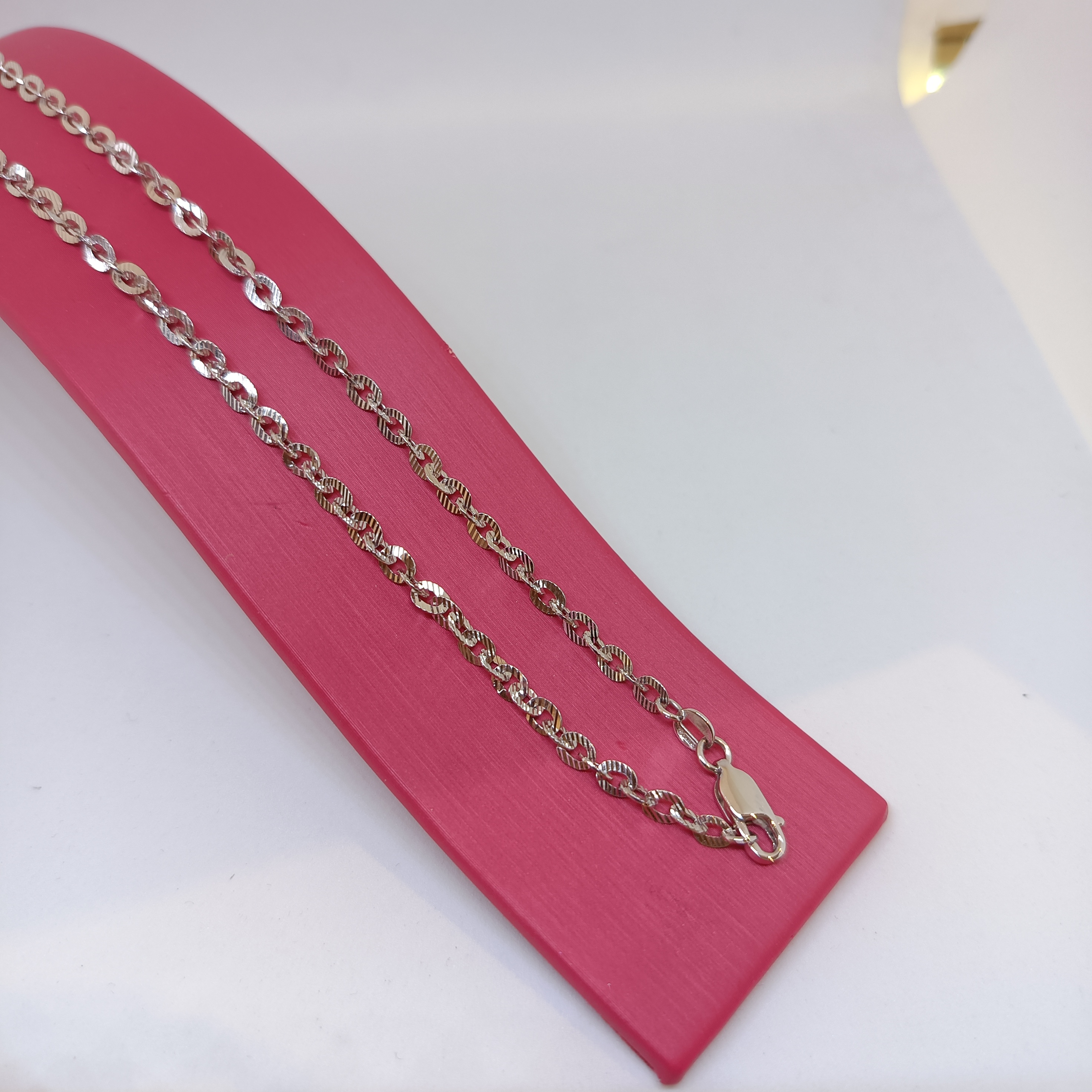 สร้อยคออิตาลี่ เป็นห่วงโซ่เลข 0 ขัดเงาเหลี่ยมเพชร สวมใส่ได้ทั้งหญิงและชาย