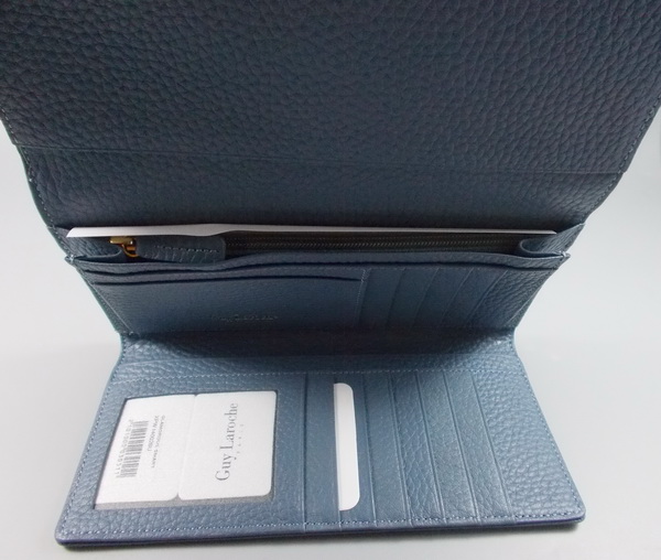 กระเป๋าสตางค์ Guy Laroche ฟ้า ใหม่ แท้