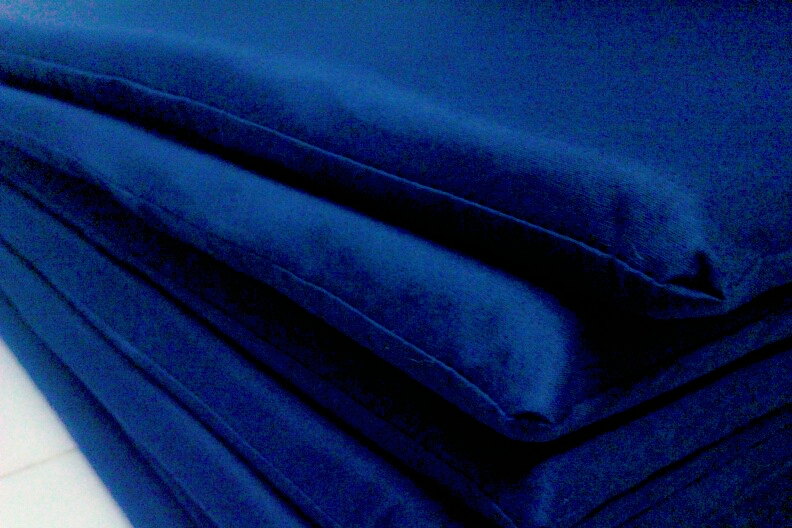 วิถีพุทธ อาสนะยางพารา อาสนะพระ เบาะนั่งสมาธิ เบาะรองนั่งปฏิบัติธรรม ขนาด 65ซม.x 70ซม.หนา 1 นิ้ว สีน้ำเงิน