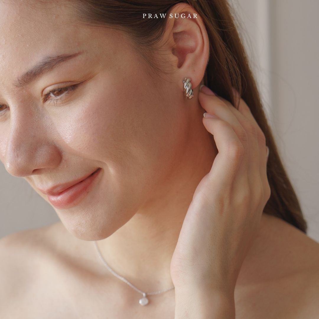 Mid Spiral Hoop Earrings - ต่างหูเกลียวห่วงไซส์ขนาดกลาง (ก้านต่างหูเงินแท้)