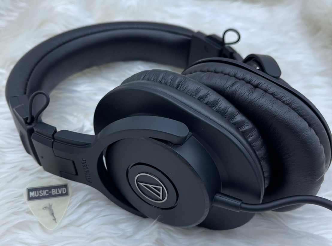 Audio-Technica ATH-M30x Closed-Back Professional Studio Monitor Headphones Black