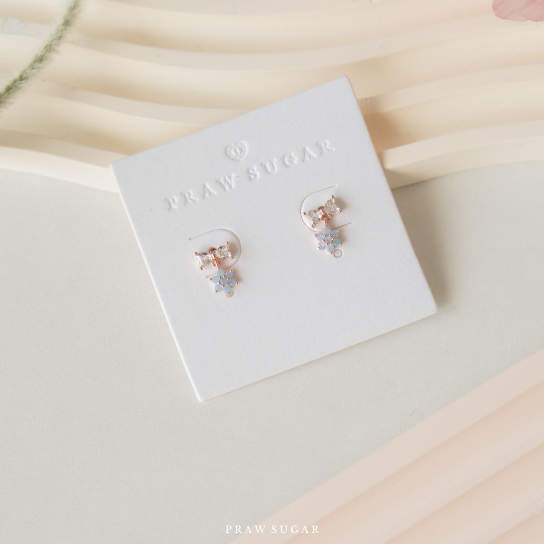 Mini Bow & Flower Earrings - ต่างหูโบว์และดอกไม้ตุ้งติ้งขนาดมินิ (ก้านต่างหูเงินแท้)