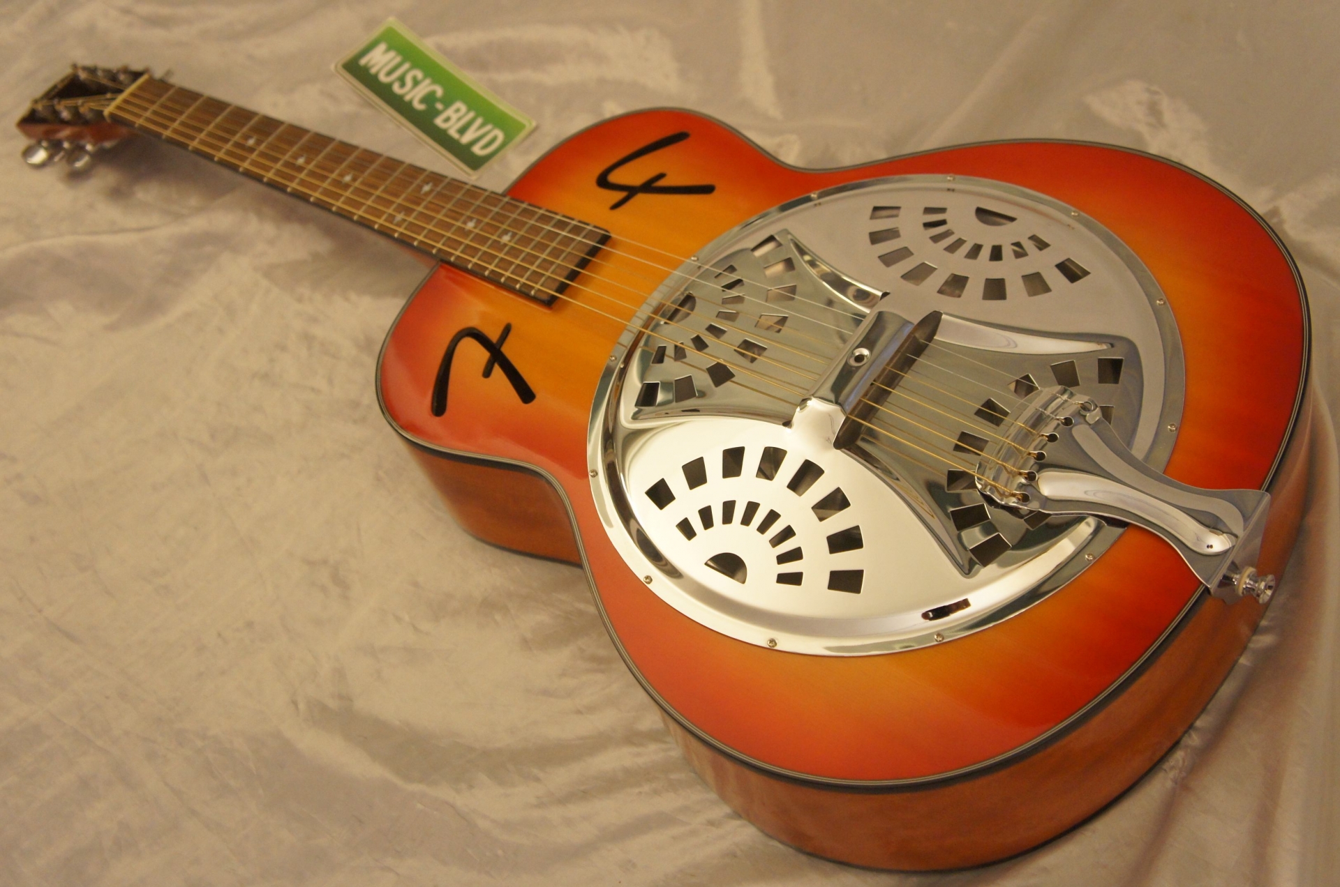 Fender FR-50 Resonator Guitar Sunburst