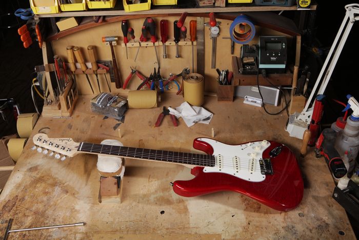 Fender Custom Shop 2012 Custom Deluxe Stratocaster Electric Guitar