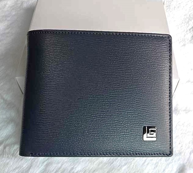กระเป๋าสตางค์ Guy Laroche กรมท่า มีช่องเศษสตางค์ ใหม่ แท้