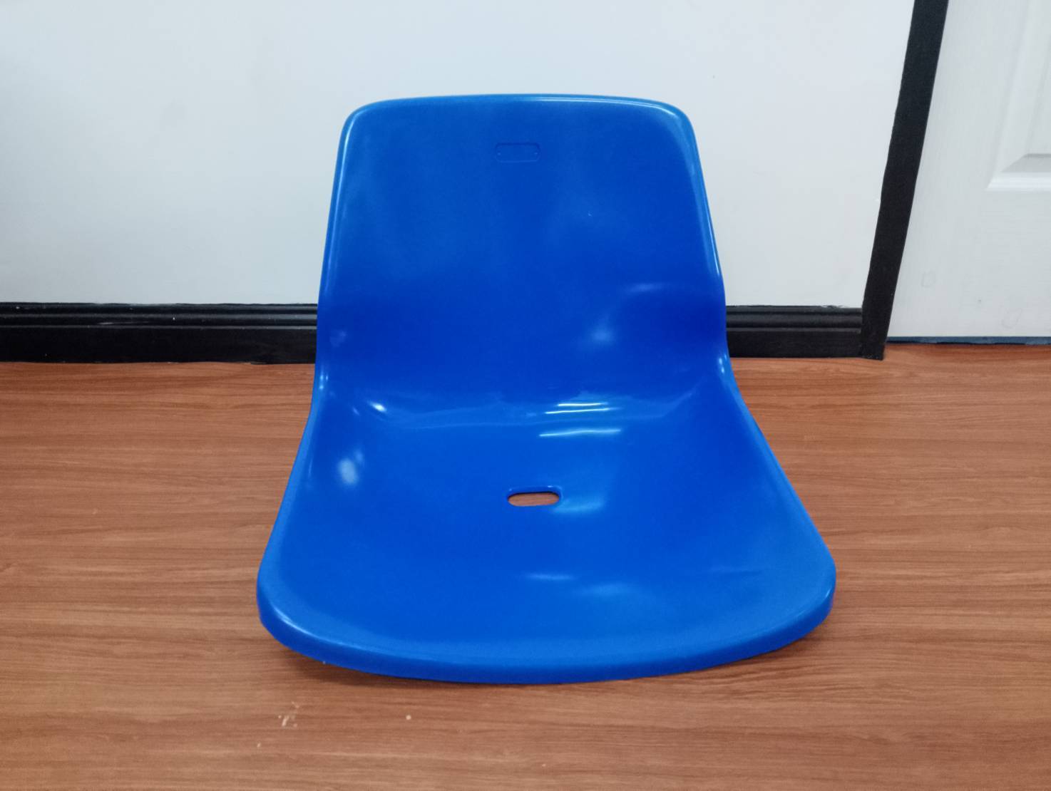เก้าอี้อัฒจันทร์พนักสูง HDPE เก้าอี้อัฒจรรย์ เก้าอี้ชมกีฬา ที่นั่งอัฒจันทร์ ที่นั่งเชียร์ อัฒจันทร์สนามกีฬา พร้อมส่ง ส้ม เหลือง แดง น้ำเงิน ดำ เขียว