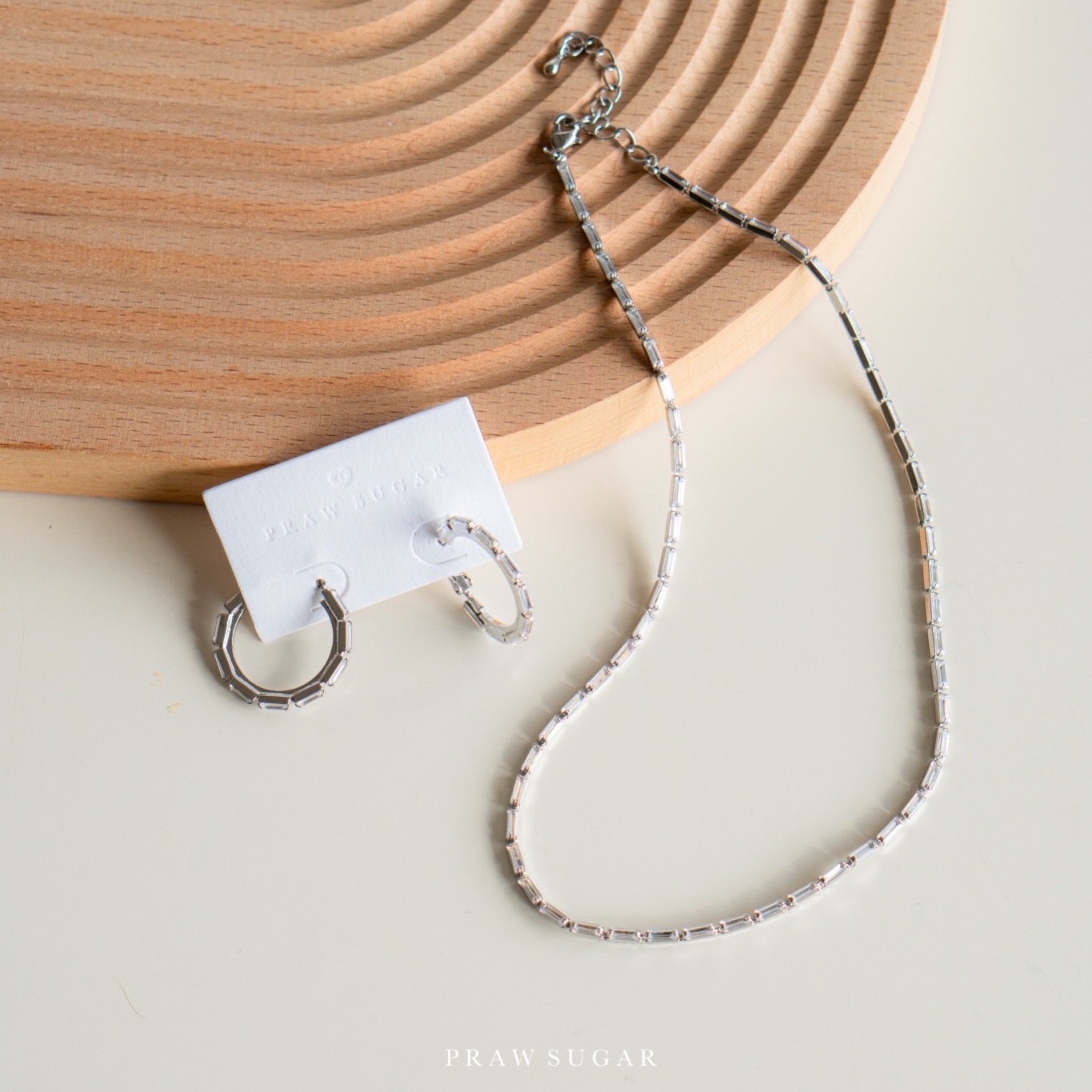 Joyful Necklace - สร้อยคอคริสตัลเรียงทรงสี่เหลี่ยมผืนผ้า (มี 3 สี)
