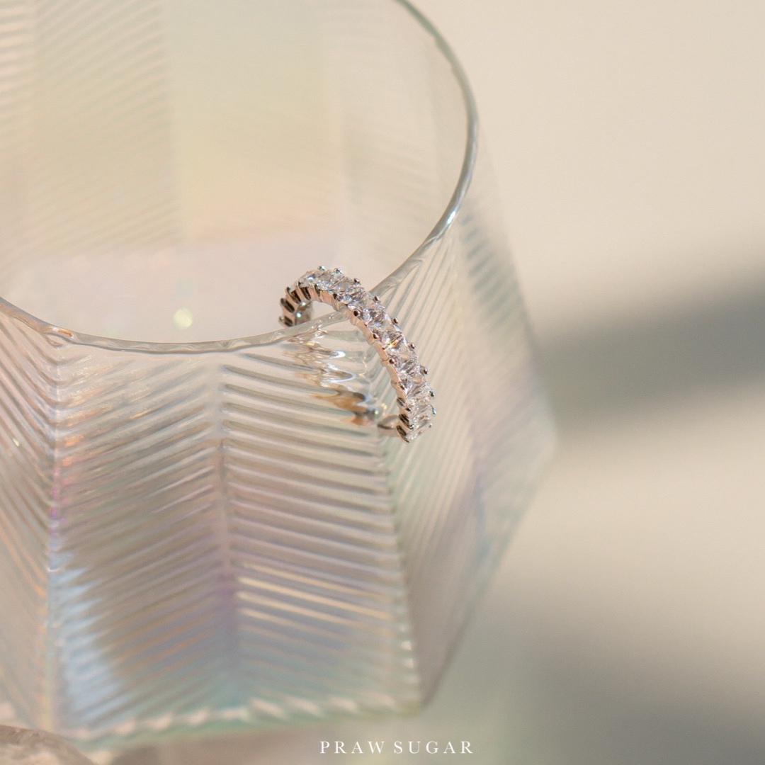Modern Classic Ring - แหวนคริสตัลรอบทรงสี่เหลี่ยม (มี 3 สี)