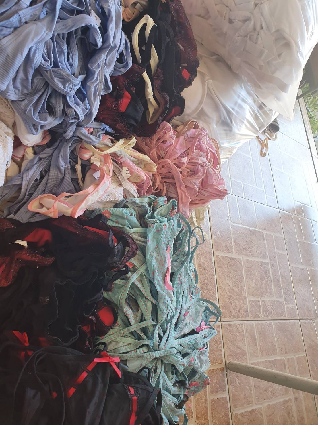 สต็อก กางเกงใน จีสตริง 5,000 ตัว