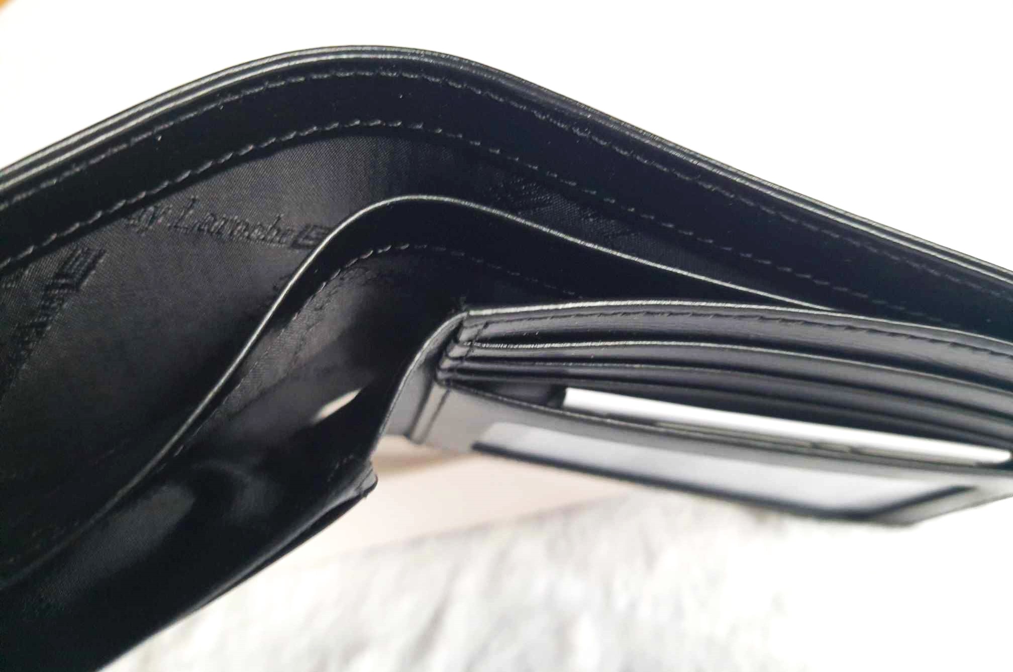 กระเป๋าสตางค์ Guy Laroche ดำ ใหม่ แท้