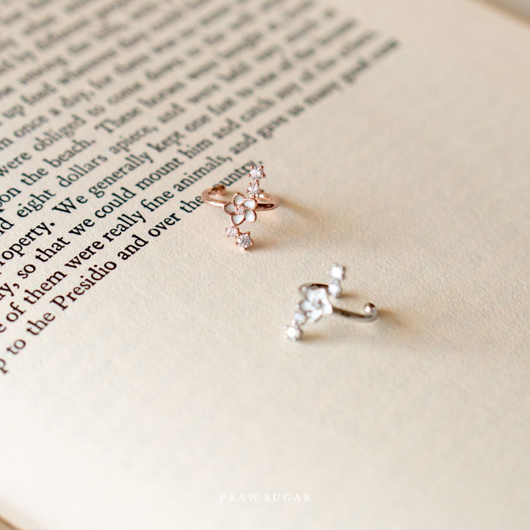 Little White Flower Earcuff - ต่างหูแบบเกี่ยวดอกไ้ม้ขาว