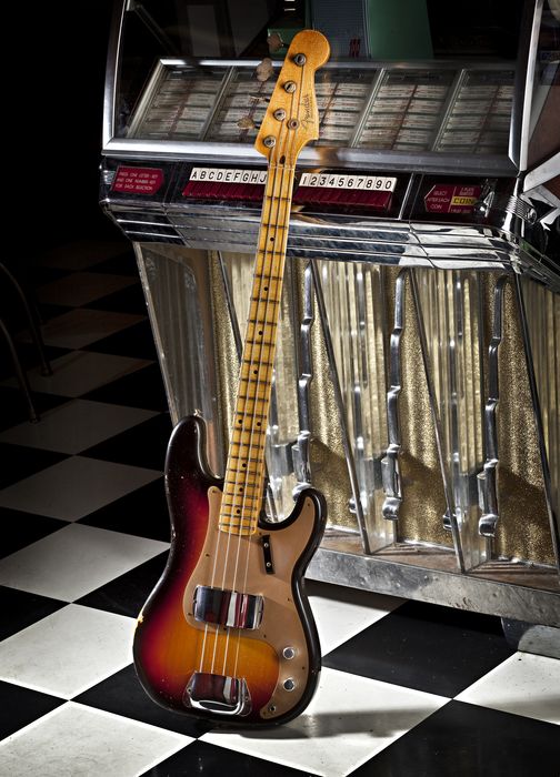 Fender Custom Shop 59 Precision Bass 3 tone sunburst