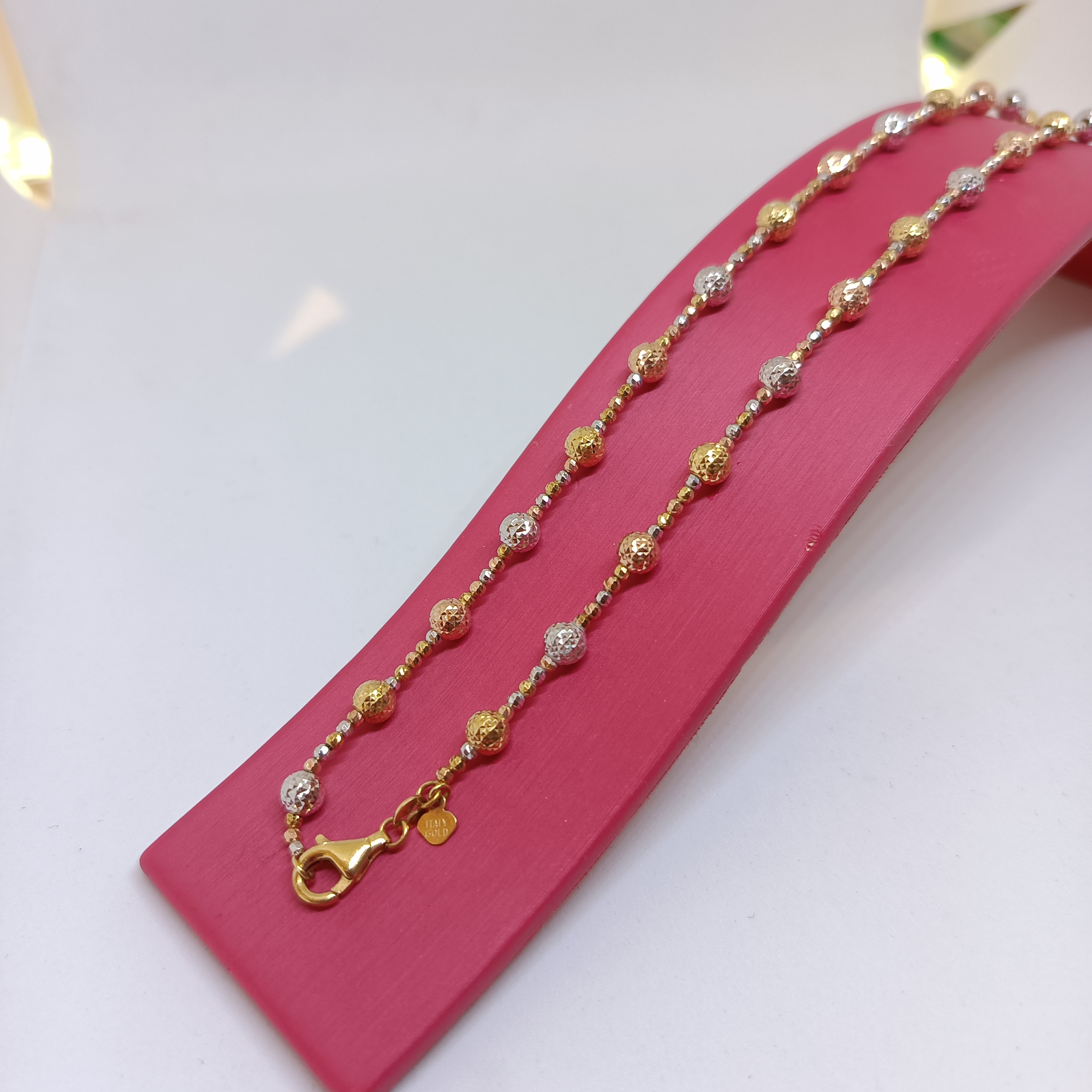 สร้อยคออิตาลี่ ลายเม็ดมะยมสลับเล็กใหญ่ เล่นไฟระยิบระยับ เหลี่ยมคมเพชร