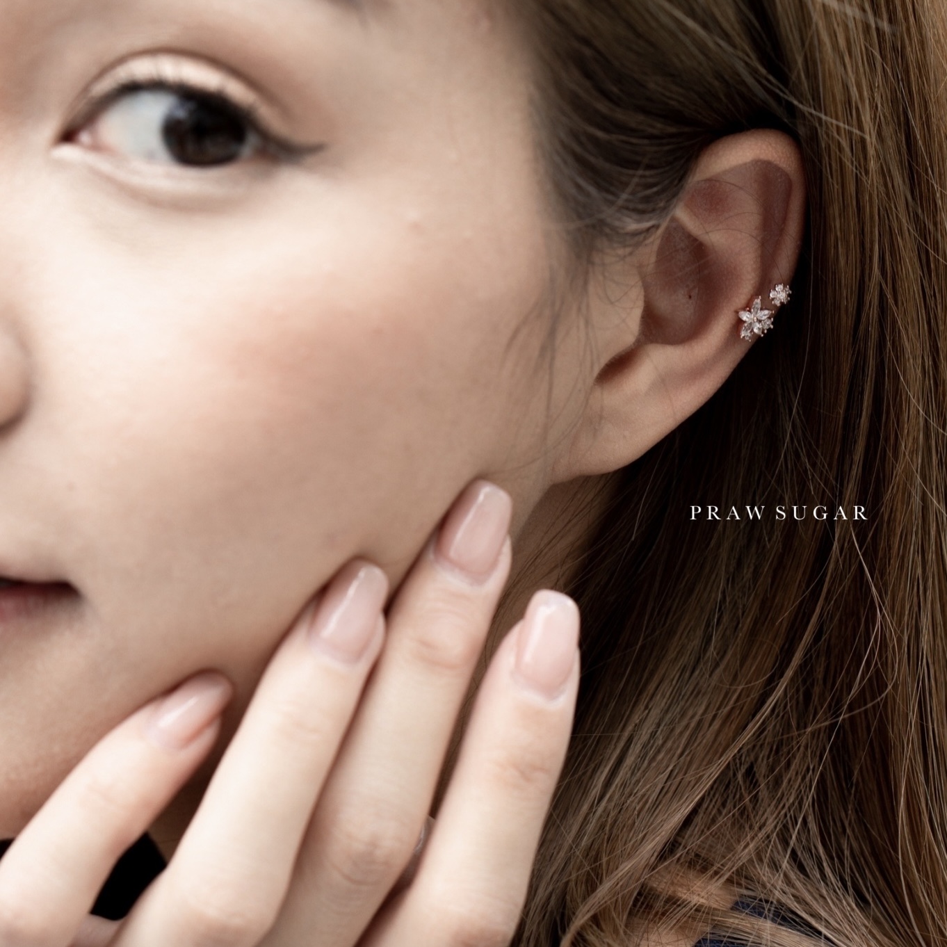 Little Flower Earcuff - ต่างหูแบบเกี่ยวดอกไม้จิ๋ว (มี 3 สี)