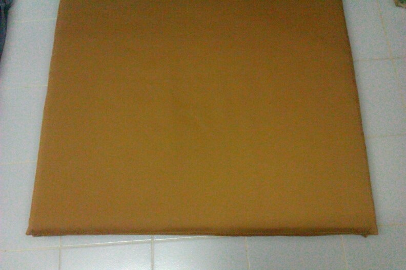 วิถีพุทธ อาสนะยางพารา อาสนะพระ เบาะนั่งสมาธิ เบาะรองนั่งปฏิบัติธรรม ขนาด 65ซม.x 70ซม.หนา 1 นิ้ว สีแก่นบวร