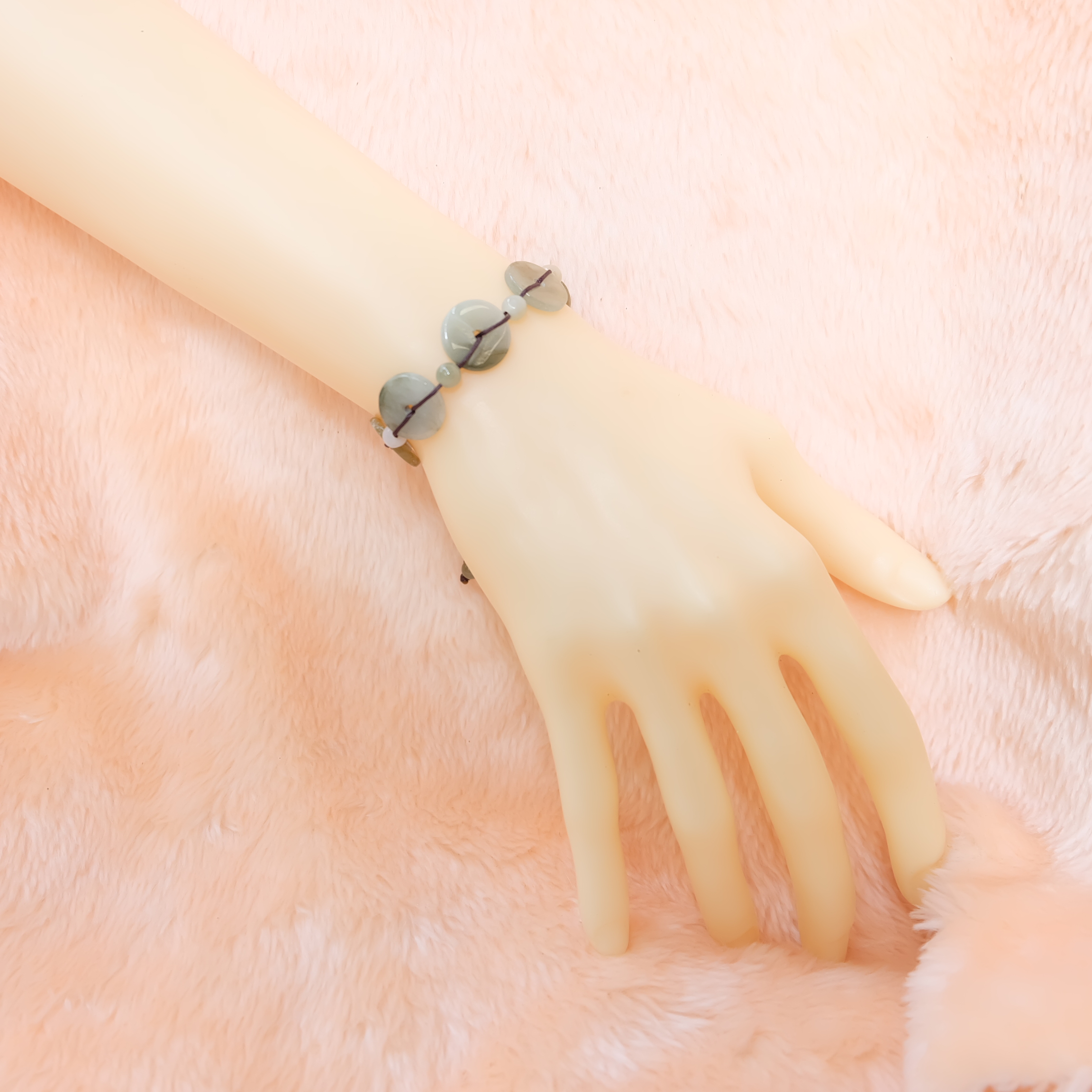 สร้อยข้อมือเหรียญหยกแท้