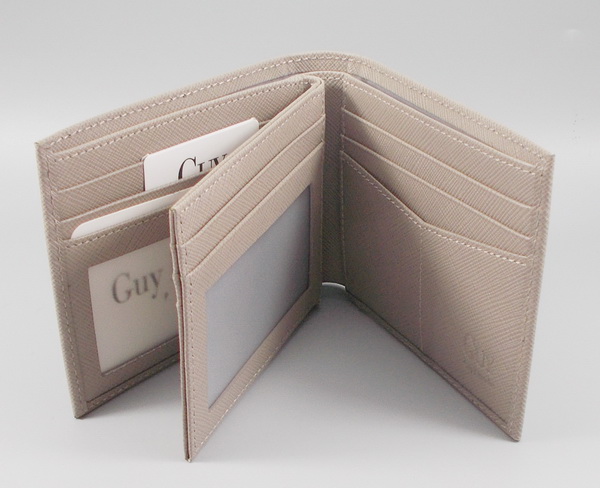 กระเป่าสตางค์ Guy Laroche เบจ ใหม่ แท้