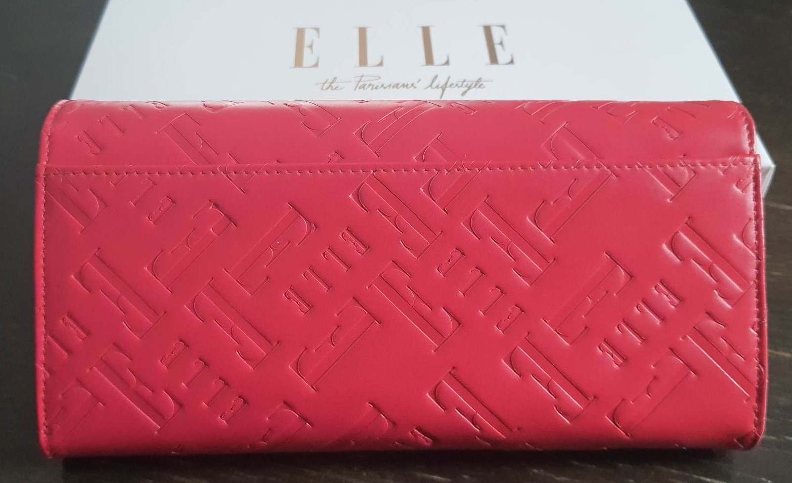 เซ็ตกระเป๋าสตางค์และพวงกุญแแจ ELLE แดง ใหม่ แท้