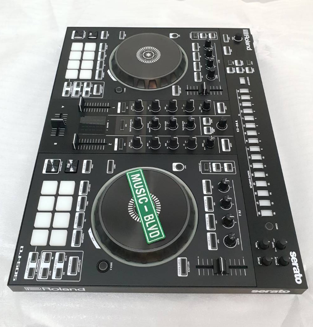 Roland DJ-505 2-channel Serato DJ Controller with Drum Machine