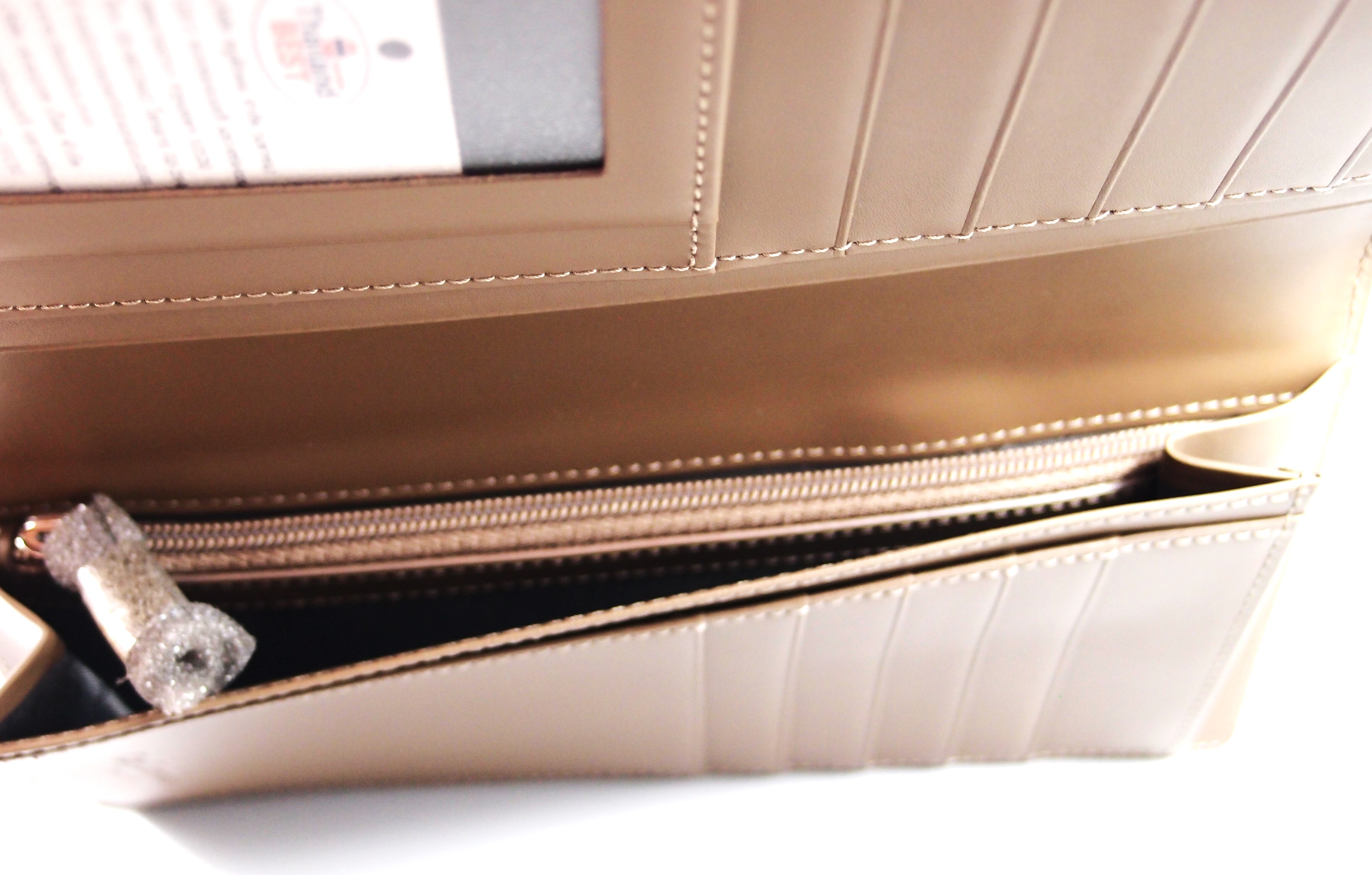 กระเป๋าสตางค์ Guy Laroche เบจ ใหม่ แท้ (ไม่มีกล่อง)