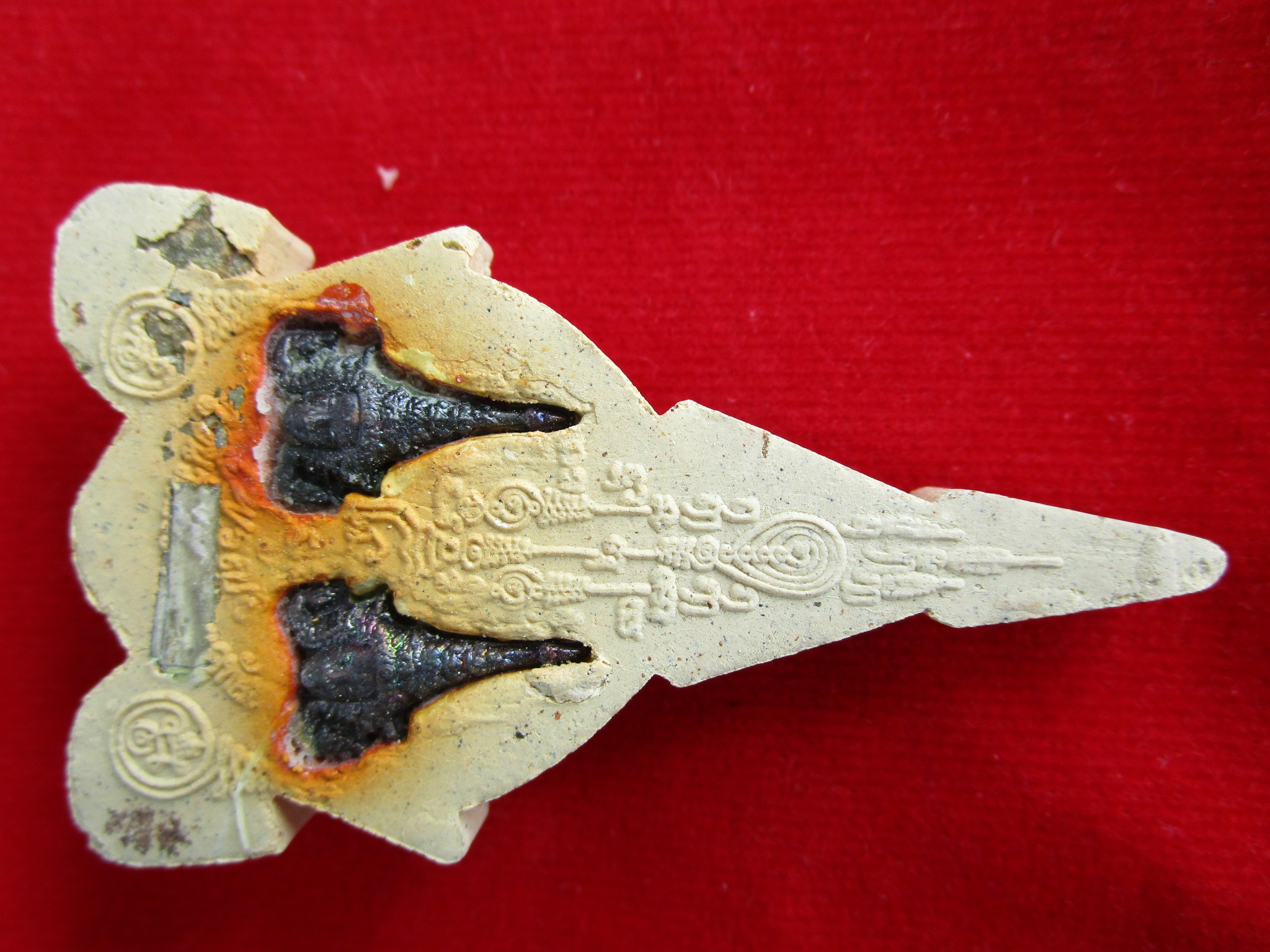 ศิลปะเศียรเทพรัญจวน มหาเหน่ห์ชั้นสูง เนื้อผงพุทธคุณ กรรมการนำฤกษ์ 2 โค๊ต 1 ตะกรุด ปลุกเสกโดย หลวงพ่ออั้น วัดโรงโค จ.อุทัยธานี