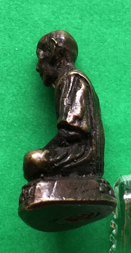 พระหล่อ อุดกริ่ง รูปเหมือน หลวงพ่อเกษม เขมโก สำนักสุสานไตรลักษณ์ จ.ลำปาง ปี๒๕๒๖ เนื้อทองแดงรมดำ พระแท้สวย สนใจโทรสอบถามที่ 0619783836.. 0805587175 ส่งEMSในประเทศฟรีคะ