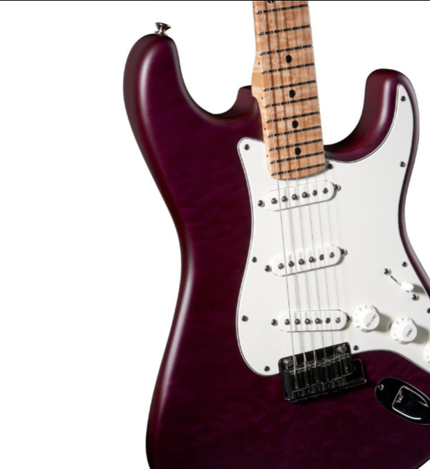 Fender Custom Shop Custom Deluxe Stratocaster Electric Guitar with Maple Fingerboard