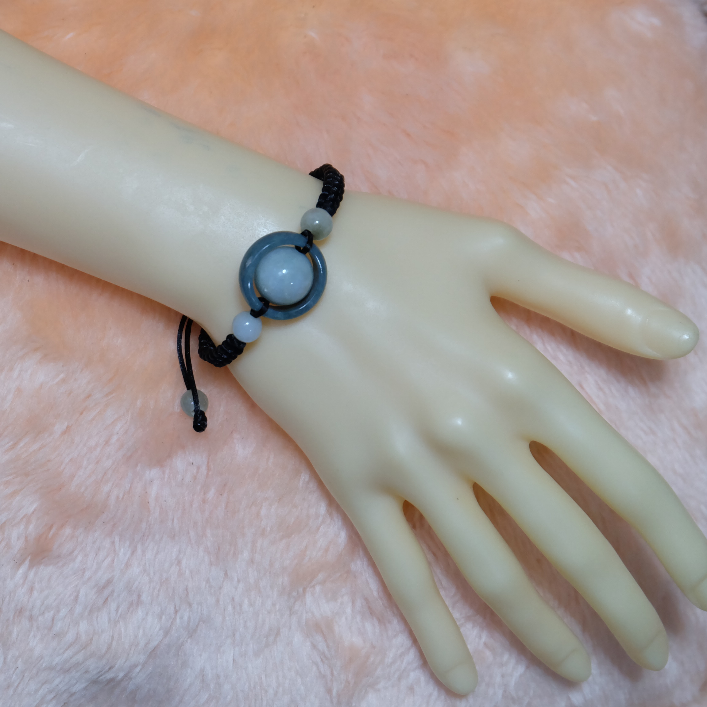 สร้อยข้อมือเชือกถักลูกปัดหยกแท้คละสี รุ่นBC210