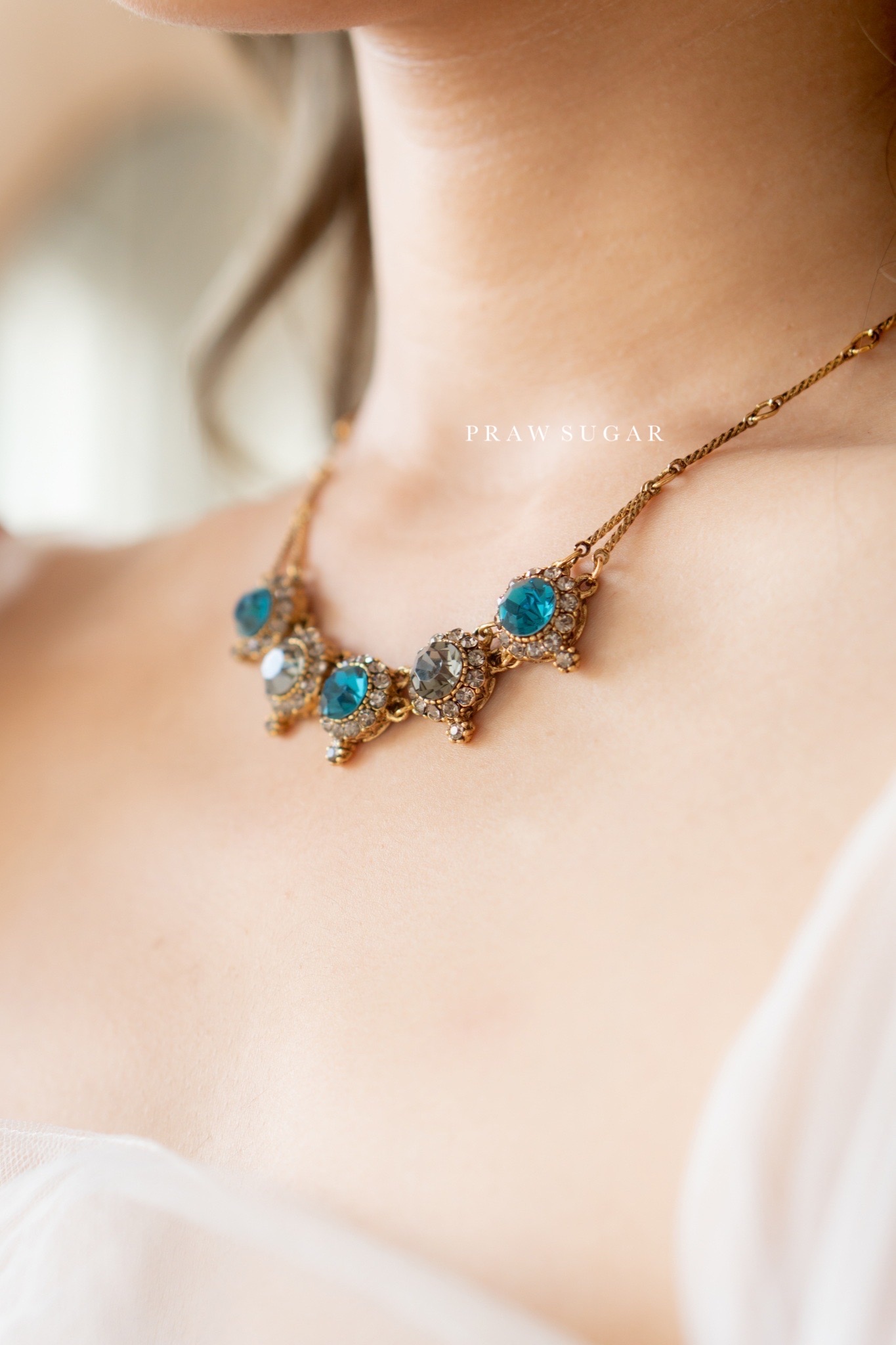 Swarovski Crystal Necklace - สร้อยคอคริสตัลสวารอฟสกีสไตล์แอนทีค