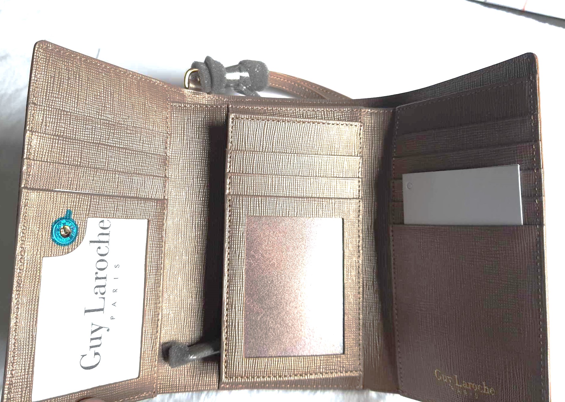 กระเป๋าสตางค์ Guy Laroche น้ำตาลทองเมทาลิก ใหม่ แท้