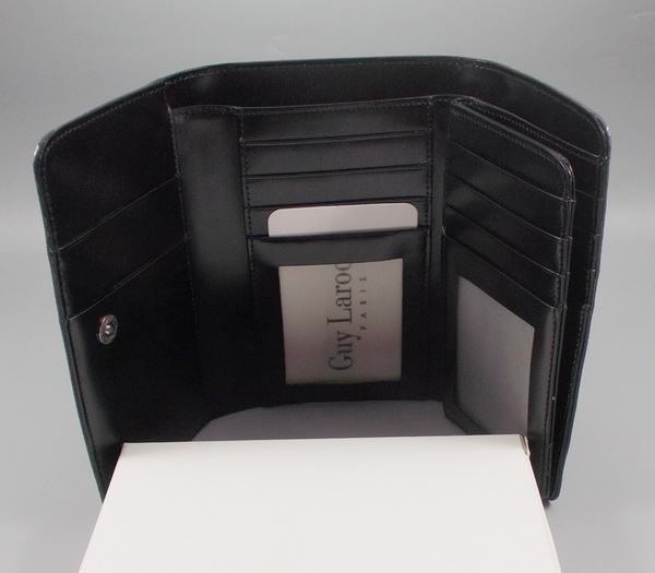 กระเป๋าสตางค์ Guy Laroche กรมท่า ใหม่ แท้