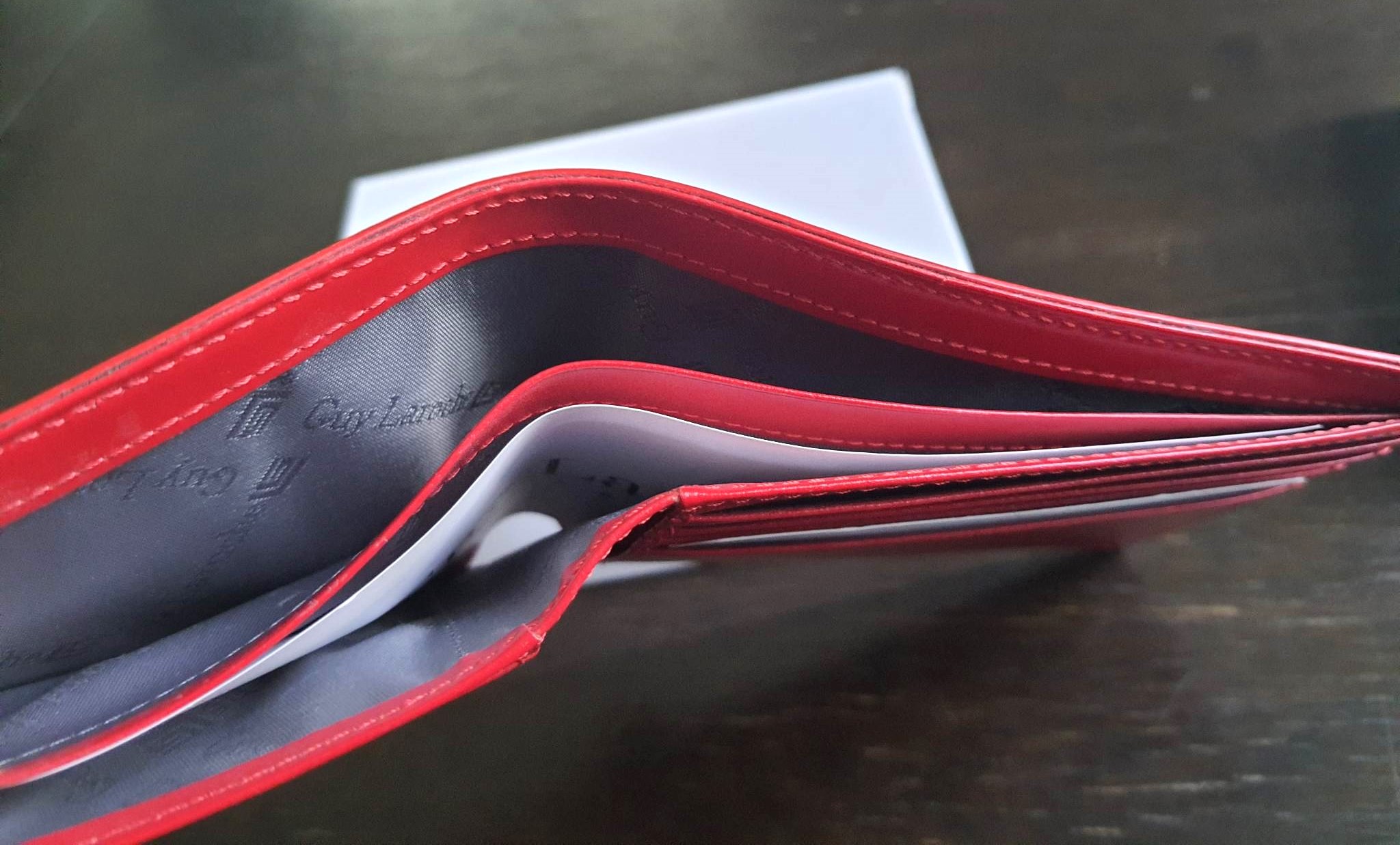 กระเป๋าสตางค์ Guy Laroche ดำ-แดง ใหม่ แท้