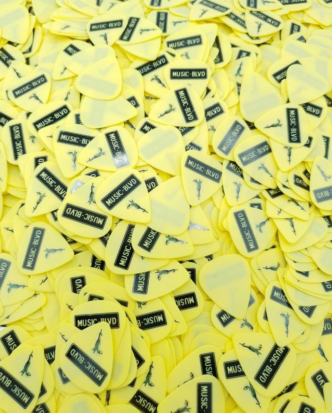ปิ๊กกีตาร์ BLVD Picks YD73 ความหนา .73 mm. (Set of 6) Made in USA.