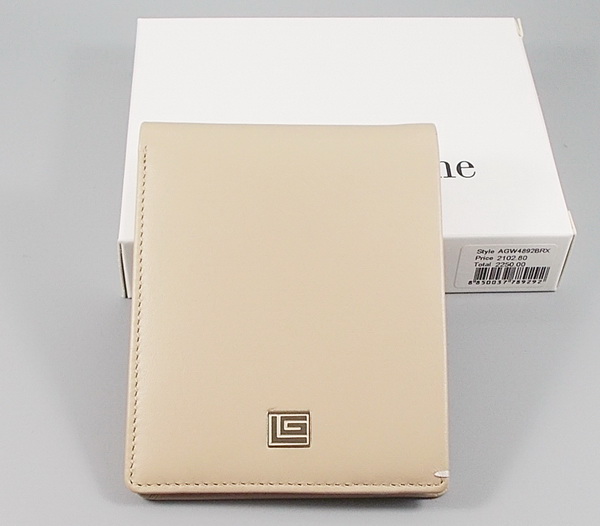 กระเป๋าสตางค์ Guy Laroche เบจ-ขาว ใหม่ แท้