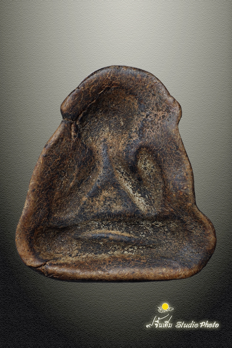 พระปิดตาหลวงพ่อแก้ว เนื้อกะลา วัดเครือวัลย์ จ.ชลบุรี (โชว์พระ)