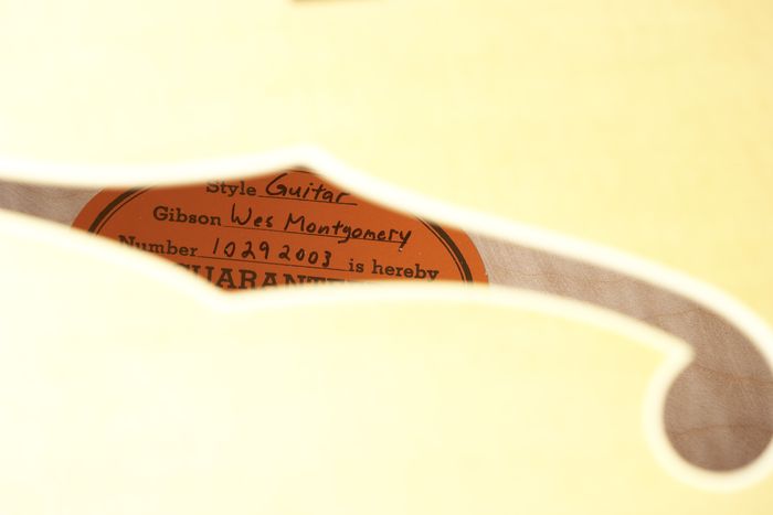 Gibson Custom Wes Montgomery Hollow Body Electric Guitar Antique Natural