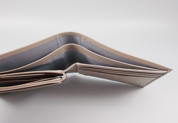 กระเป่าสตางค์ Guy Laroche เบจ ใหม่ แท้