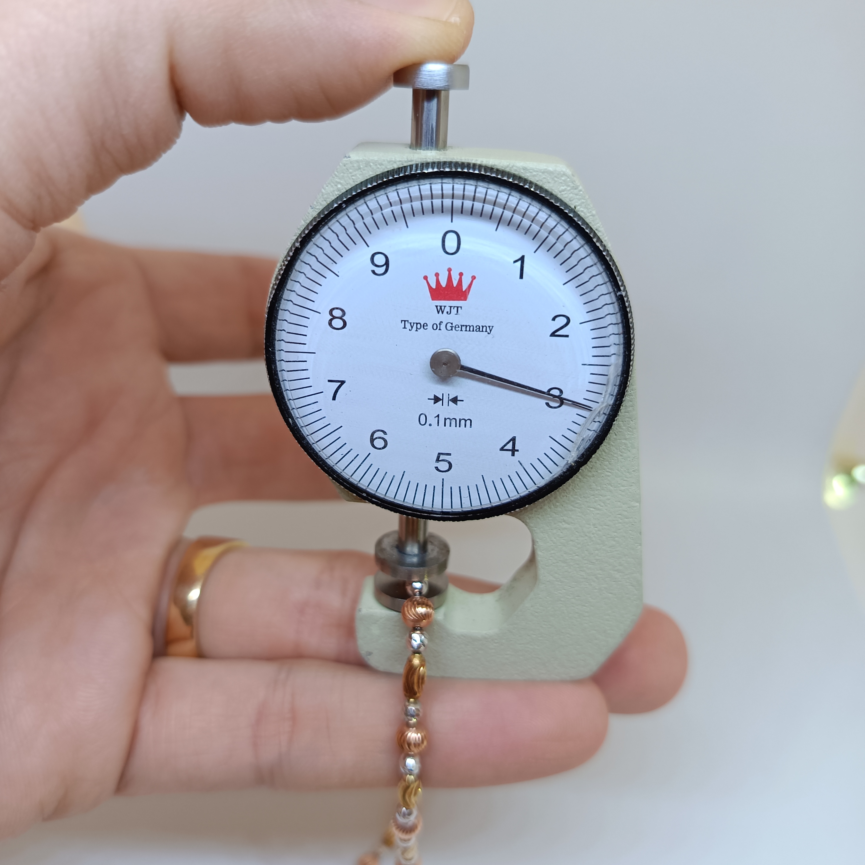 สร้อยคออิตาลี่ เป็นลวดลายแฟนซี เม็ดมะยมเหลี่ยมเพชรสลับกับไขปลาเหลี่ยมเพชร