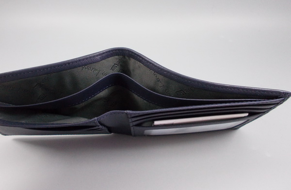 กระเป๋าสตางค์ Guy Laroche กรม ใหม่ แท้