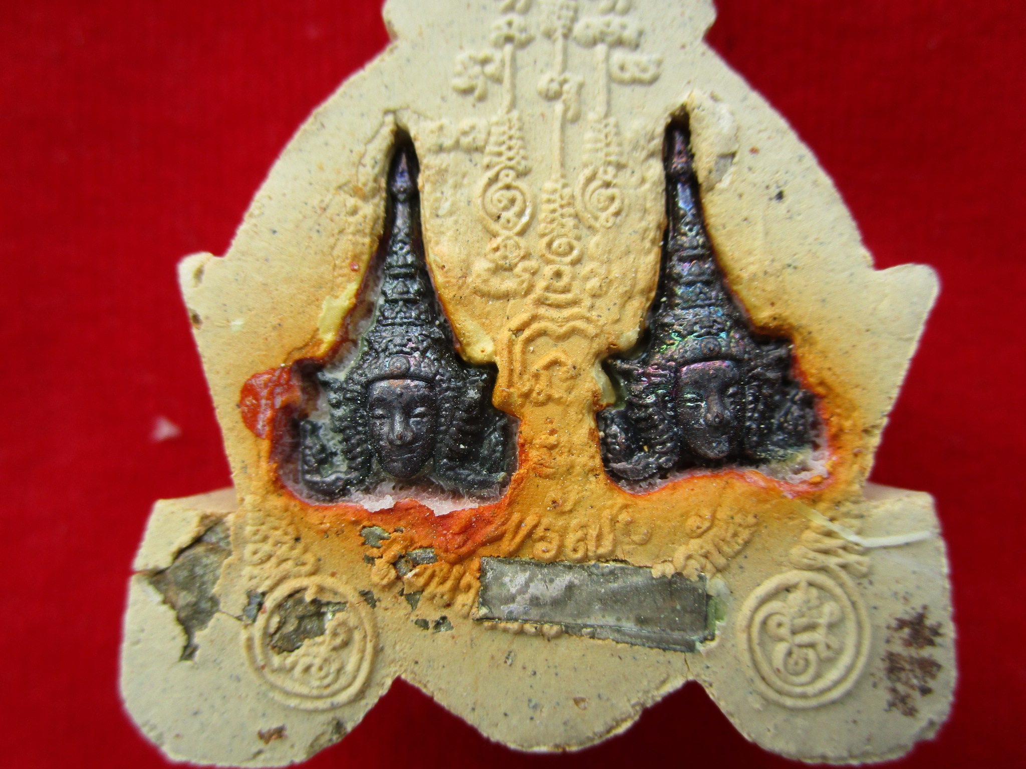 ศิลปะเศียรเทพรัญจวน มหาเหน่ห์ชั้นสูง เนื้อผงพุทธคุณ กรรมการนำฤกษ์ 2 โค๊ต 1 ตะกรุด ปลุกเสกโดย หลวงพ่ออั้น วัดโรงโค จ.อุทัยธานี